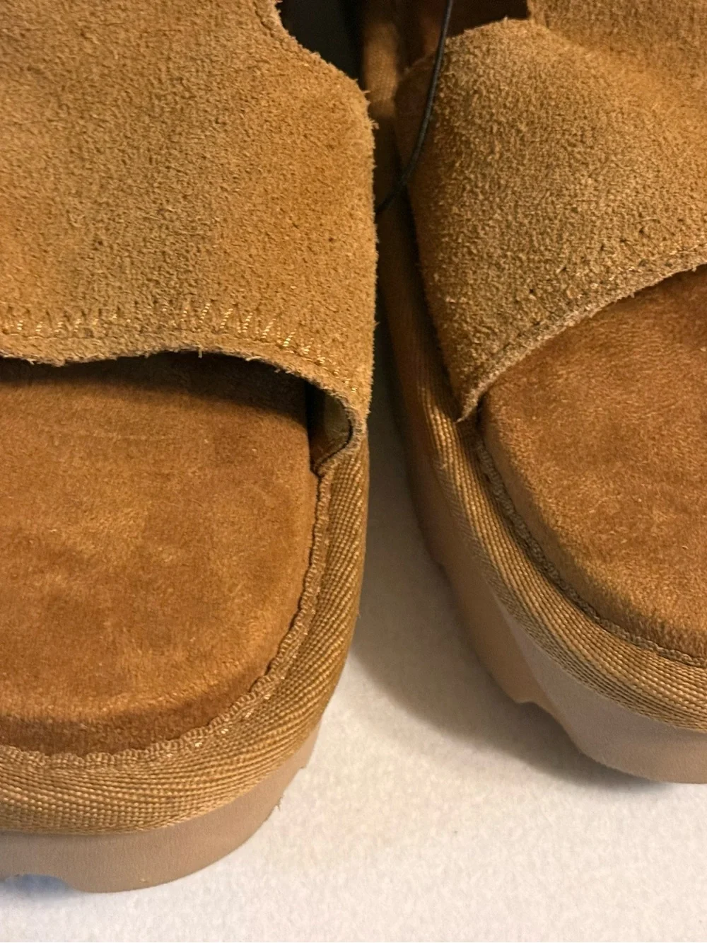 New Women’s Koolaburra By UGG Tizz Sandal. Light Brown. Size 11